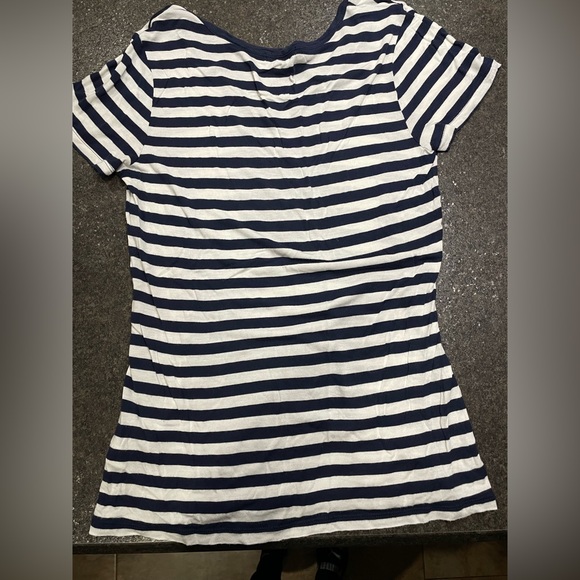 2 for $10 soft shirt sleeve shirts. Gap & Dist Rict - Picture 2 of 5